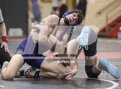 Thumbnail 3 in Heart of Illinois Conference Duals photogallery.