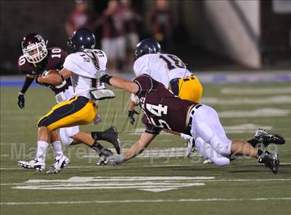 Thumbnail 3 in Red Oak vs Highland Park (Tom Landry Classic) photogallery.