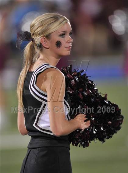Thumbnail 2 in Red Oak vs Highland Park (Tom Landry Classic) photogallery.
