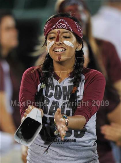 Thumbnail 2 in Red Oak vs Highland Park (Tom Landry Classic) photogallery.