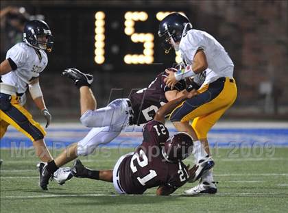 Thumbnail 3 in Red Oak vs Highland Park (Tom Landry Classic) photogallery.