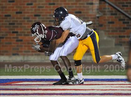 Thumbnail 3 in Red Oak vs Highland Park (Tom Landry Classic) photogallery.