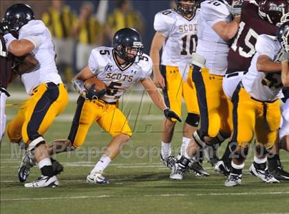 Thumbnail 3 in Red Oak vs Highland Park (Tom Landry Classic) photogallery.