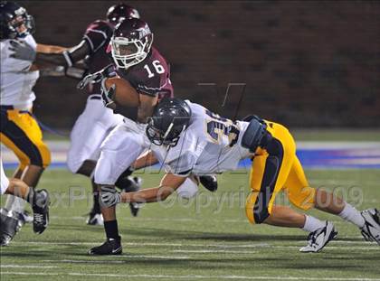Thumbnail 1 in Red Oak vs Highland Park (Tom Landry Classic) photogallery.