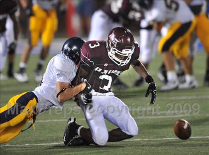Thumbnail 2 in Red Oak vs Highland Park (Tom Landry Classic) photogallery.