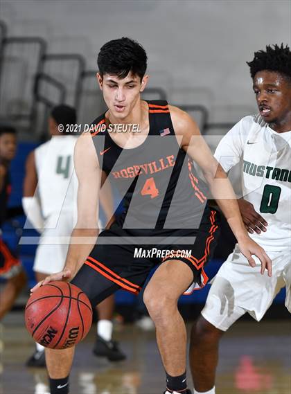 Thumbnail 1 in Roseville vs. Rodriguez (Les Curry Invitational) photogallery.