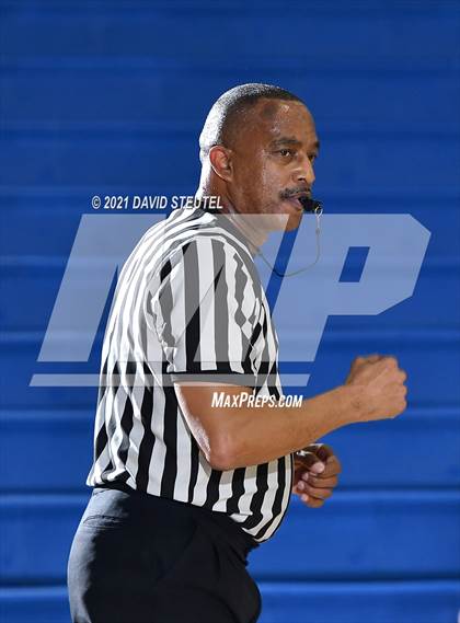 Thumbnail 3 in Roseville vs. Rodriguez (Les Curry Invitational) photogallery.