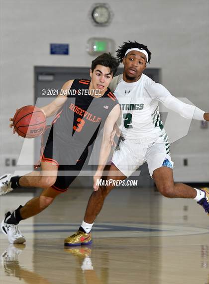 Thumbnail 1 in Roseville vs. Rodriguez (Les Curry Invitational) photogallery.