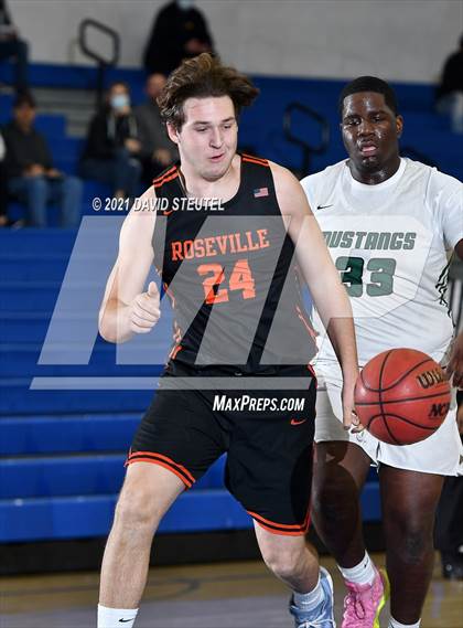 Thumbnail 2 in Roseville vs. Rodriguez (Les Curry Invitational) photogallery.