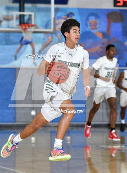 Thumbnail 1 in Roseville vs. Rodriguez (Les Curry Invitational) photogallery.