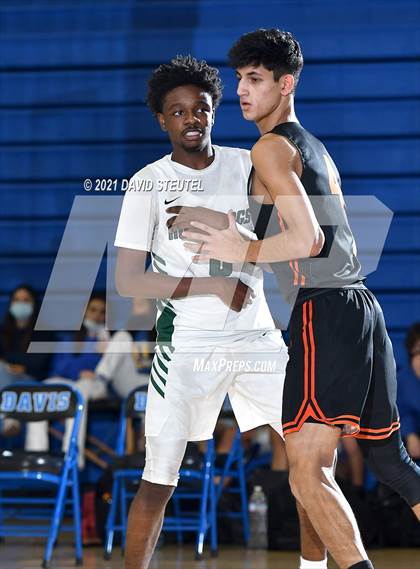 Thumbnail 3 in Roseville vs. Rodriguez (Les Curry Invitational) photogallery.