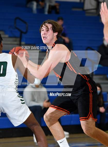 Thumbnail 2 in Roseville vs. Rodriguez (Les Curry Invitational) photogallery.