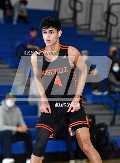 Thumbnail 1 in Roseville vs. Rodriguez (Les Curry Invitational) photogallery.