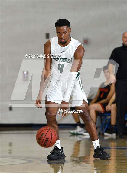 Thumbnail 1 in Roseville vs. Rodriguez (Les Curry Invitational) photogallery.