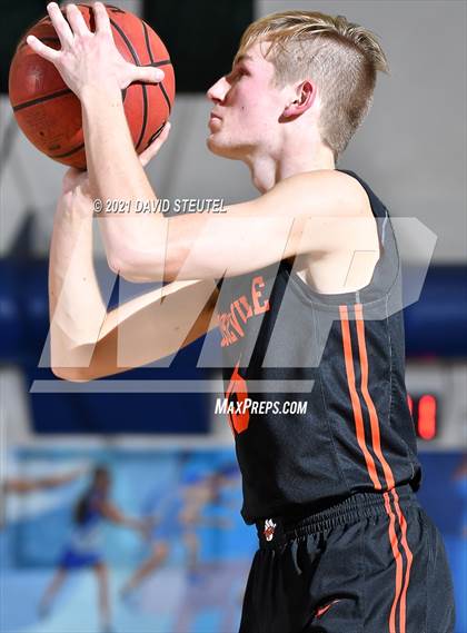 Thumbnail 2 in Roseville vs. Rodriguez (Les Curry Invitational) photogallery.