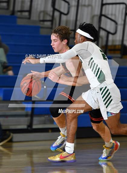 Thumbnail 3 in Roseville vs. Rodriguez (Les Curry Invitational) photogallery.