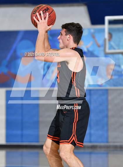 Thumbnail 1 in Roseville vs. Rodriguez (Les Curry Invitational) photogallery.