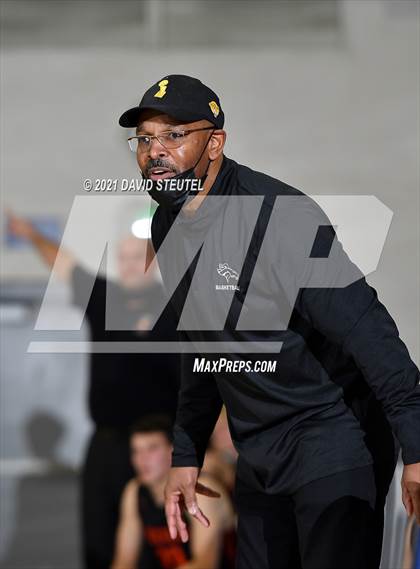 Thumbnail 1 in Roseville vs. Rodriguez (Les Curry Invitational) photogallery.