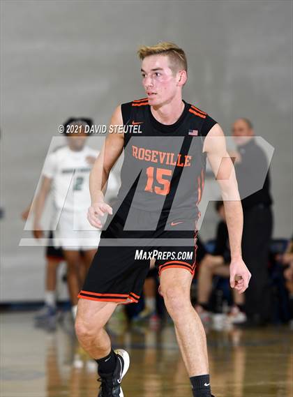 Thumbnail 3 in Roseville vs. Rodriguez (Les Curry Invitational) photogallery.
