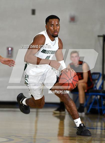 Thumbnail 2 in Roseville vs. Rodriguez (Les Curry Invitational) photogallery.