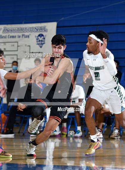 Thumbnail 2 in Roseville vs. Rodriguez (Les Curry Invitational) photogallery.