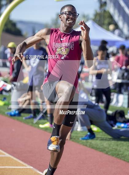 Thumbnail 1 in Covina Invitational  photogallery.