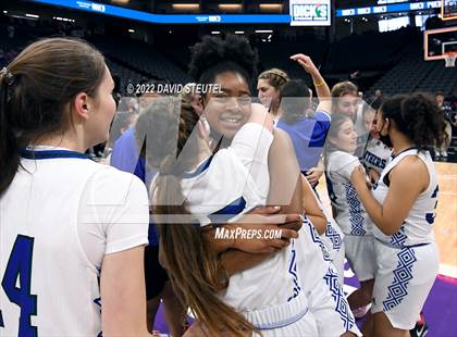 Thumbnail 1 in Shalhevet vs. San Domenico (CIF State D5 Final) photogallery.