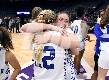 Thumbnail 3 in Shalhevet vs. San Domenico (CIF State D5 Final) photogallery.