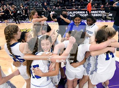 Thumbnail 2 in Shalhevet vs. San Domenico (CIF State D5 Final) photogallery.