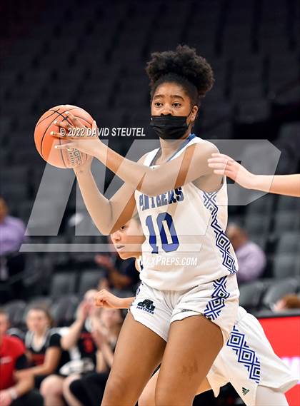 Thumbnail 1 in Shalhevet vs. San Domenico (CIF State D5 Final) photogallery.