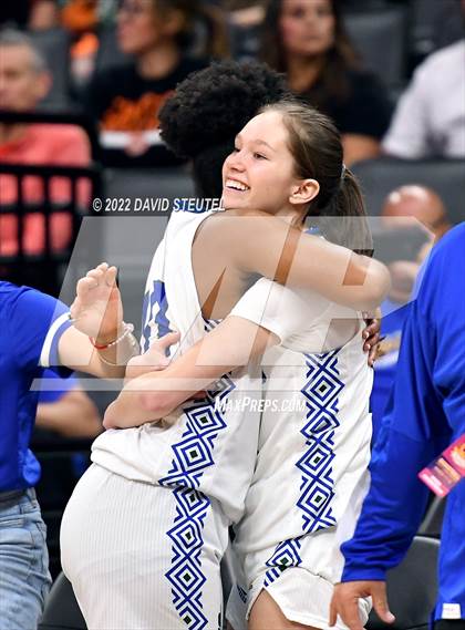 Thumbnail 2 in Shalhevet vs. San Domenico (CIF State D5 Final) photogallery.