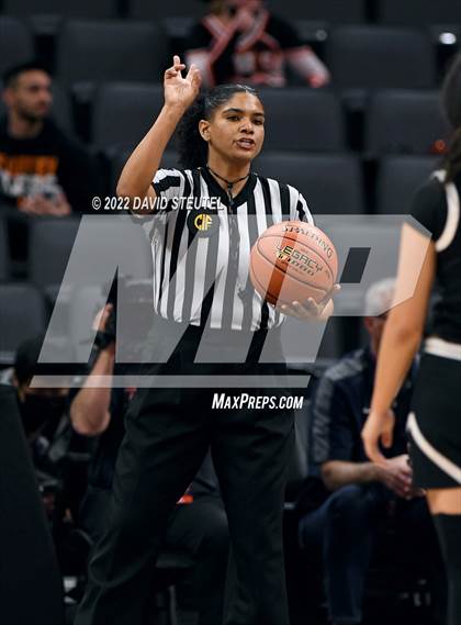 Thumbnail 2 in Shalhevet vs. San Domenico (CIF State D5 Final) photogallery.