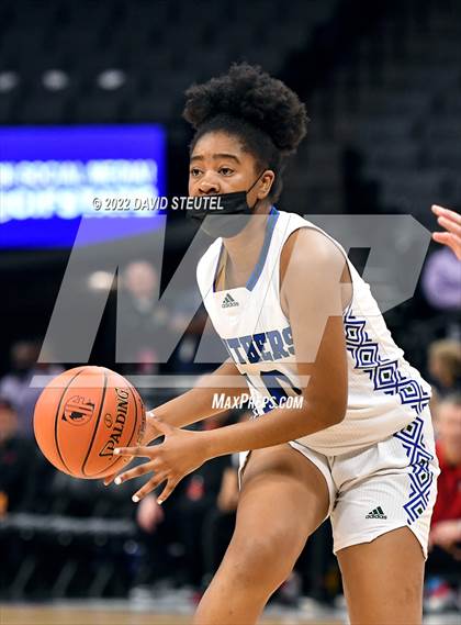 Thumbnail 2 in Shalhevet vs. San Domenico (CIF State D5 Final) photogallery.