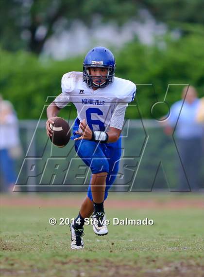 Thumbnail 1 in Archbishop Rummel vs. Mandeville  photogallery.