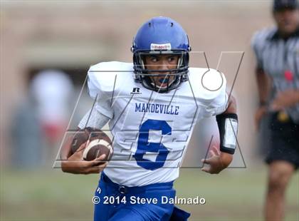 Thumbnail 2 in Archbishop Rummel vs. Mandeville  photogallery.