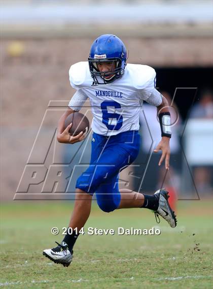 Thumbnail 1 in Archbishop Rummel vs. Mandeville  photogallery.