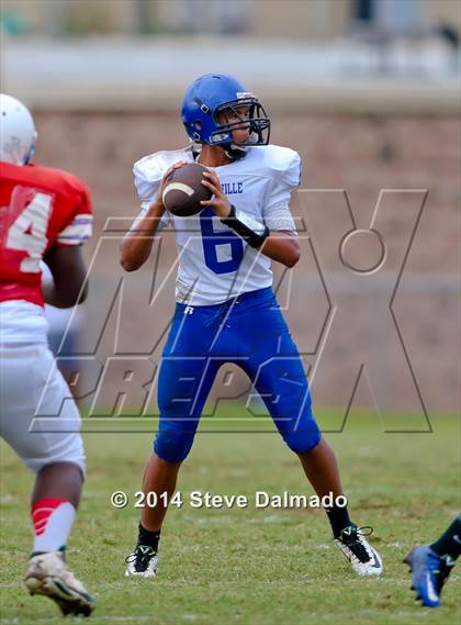Thumbnail 1 in Archbishop Rummel vs. Mandeville  photogallery.