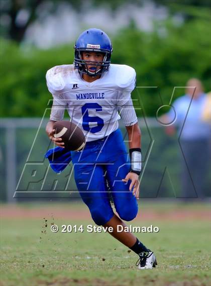 Thumbnail 2 in Archbishop Rummel vs. Mandeville  photogallery.