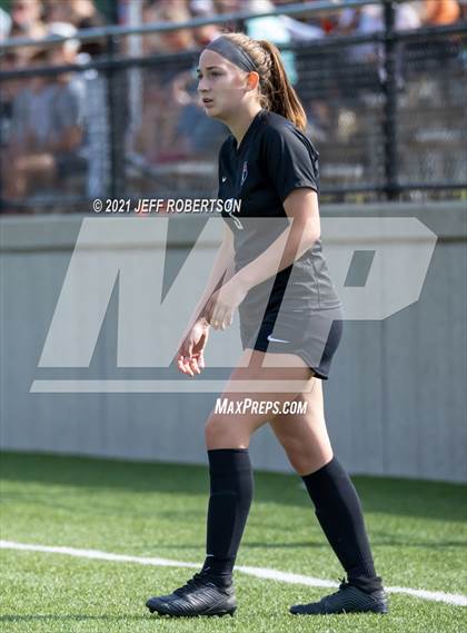Thumbnail 3 in East Kentwood vs Rockford (MHSAA District 2 Round 2 Playoff) photogallery.