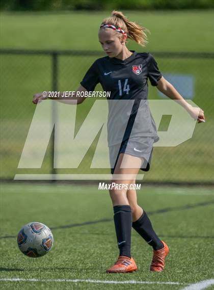 Thumbnail 1 in East Kentwood vs Rockford (MHSAA District 2 Round 2 Playoff) photogallery.