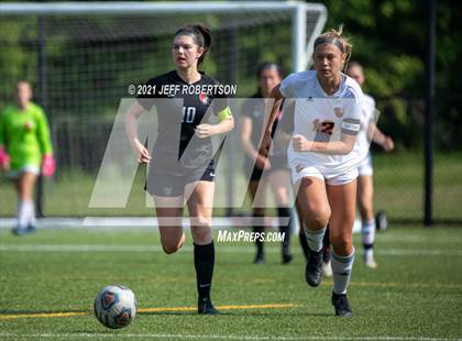 Thumbnail 2 in East Kentwood vs Rockford (MHSAA District 2 Round 2 Playoff) photogallery.