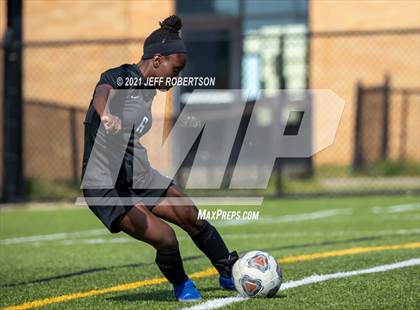 Thumbnail 3 in East Kentwood vs Rockford (MHSAA District 2 Round 2 Playoff) photogallery.