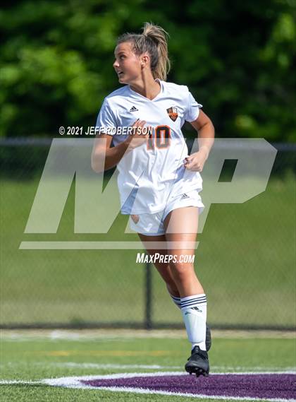 Thumbnail 2 in East Kentwood vs Rockford (MHSAA District 2 Round 2 Playoff) photogallery.