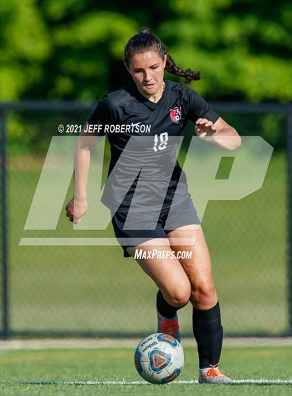 Thumbnail 3 in East Kentwood vs Rockford (MHSAA District 2 Round 2 Playoff) photogallery.