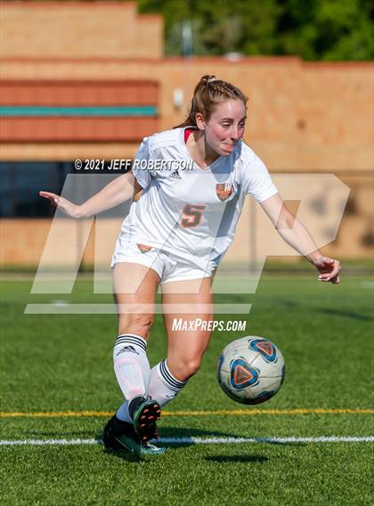 Thumbnail 1 in East Kentwood vs Rockford (MHSAA District 2 Round 2 Playoff) photogallery.