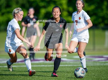 Thumbnail 3 in East Kentwood vs Rockford (MHSAA District 2 Round 2 Playoff) photogallery.
