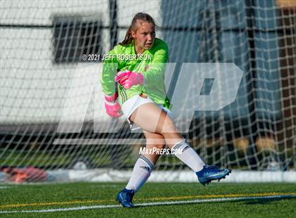 Thumbnail 3 in East Kentwood vs Rockford (MHSAA District 2 Round 2 Playoff) photogallery.