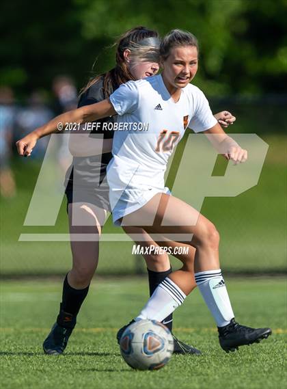Thumbnail 2 in East Kentwood vs Rockford (MHSAA District 2 Round 2 Playoff) photogallery.