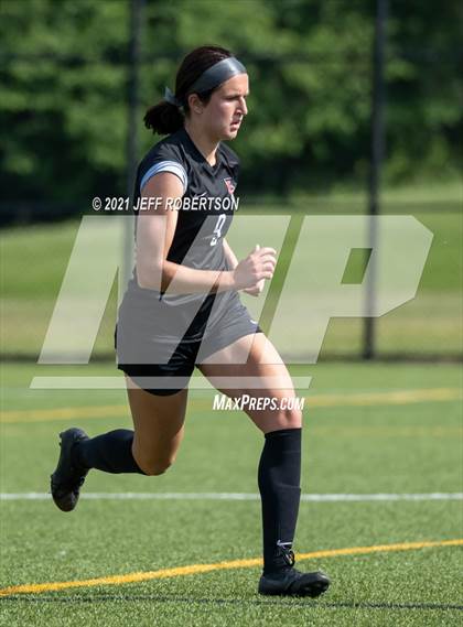 Thumbnail 3 in East Kentwood vs Rockford (MHSAA District 2 Round 2 Playoff) photogallery.