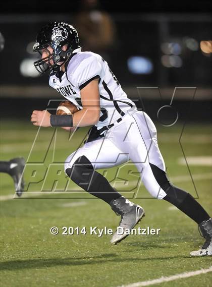 Thumbnail 2 in Cooper vs. Howe (UIL 3A Division 2 Region 2 Bi-District) photogallery.